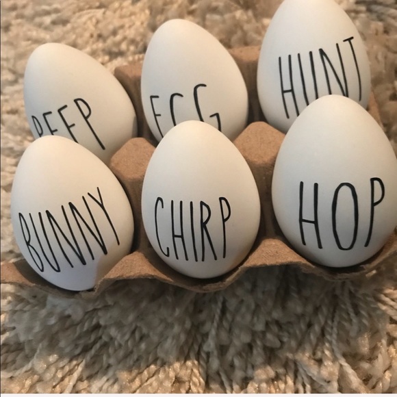 Easter Decor 🐣 🥕 - Picture 5 of 6